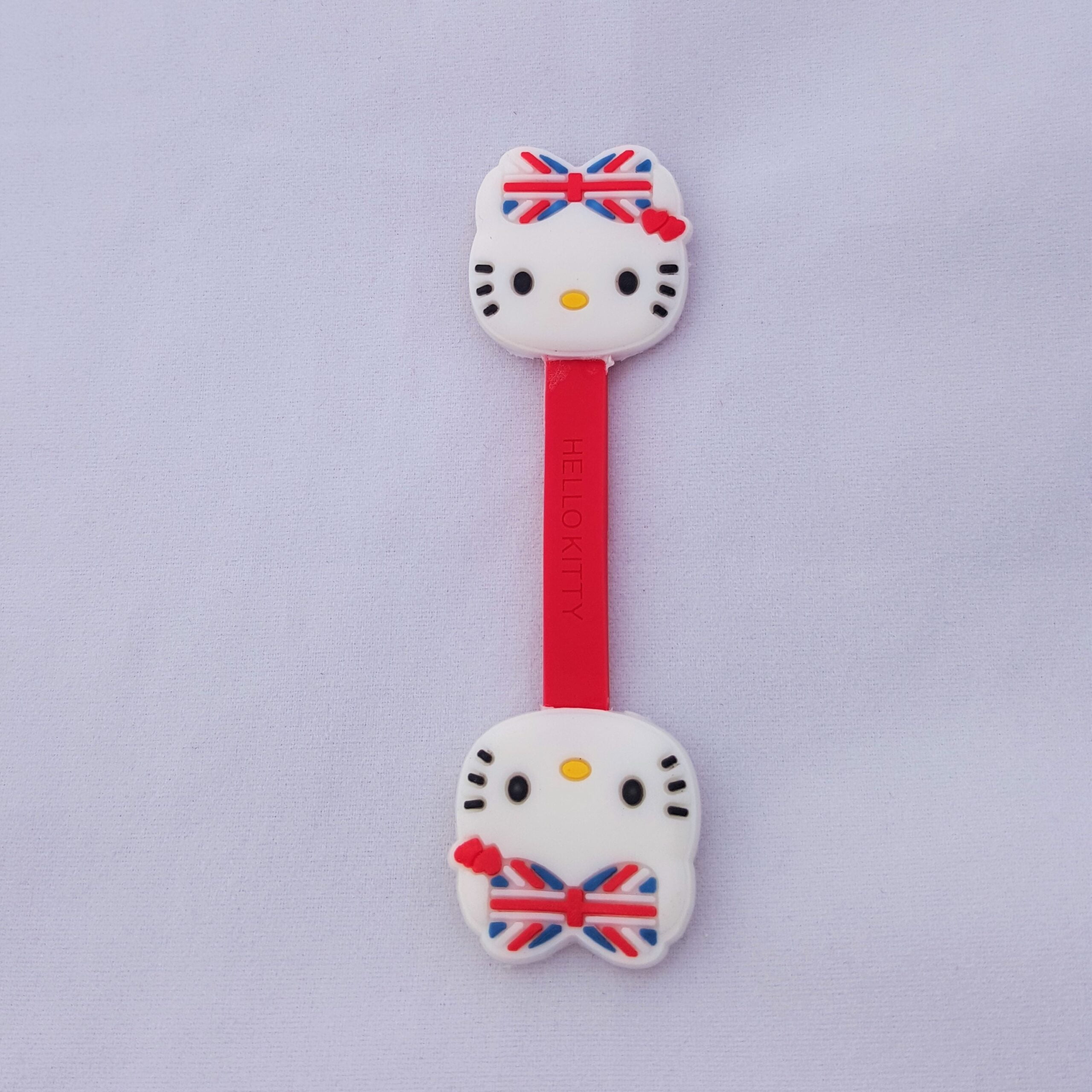 CLIP73-1-1.jpg Clip de Kitty Inglaterra - Imagen 1